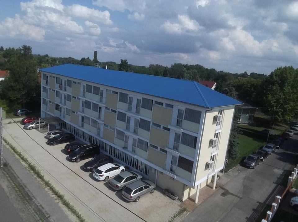 Hotel Amigo Zamárdi Exterior foto